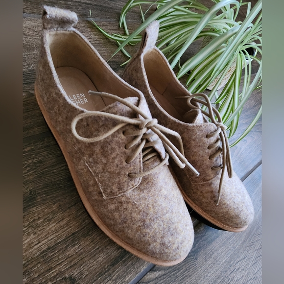 Eileen Fisher Nims Lace-up Oxford loafers in color Barley - Picture 4 of 12